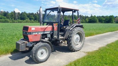 Traktor Case IH 533