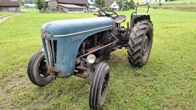 Traktor Vevey 587 R