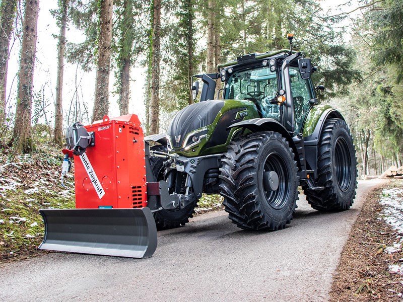 Valtra T175e Active für den Forsteinsatz