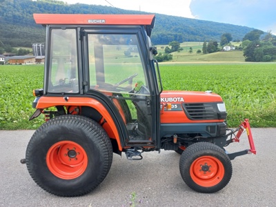 Kubota STA 35 Kommunaltraktor Traktor ab MFK + Service , 2550 Betr. Std. , Kleintraktor / Rasentraktor Winterdienst