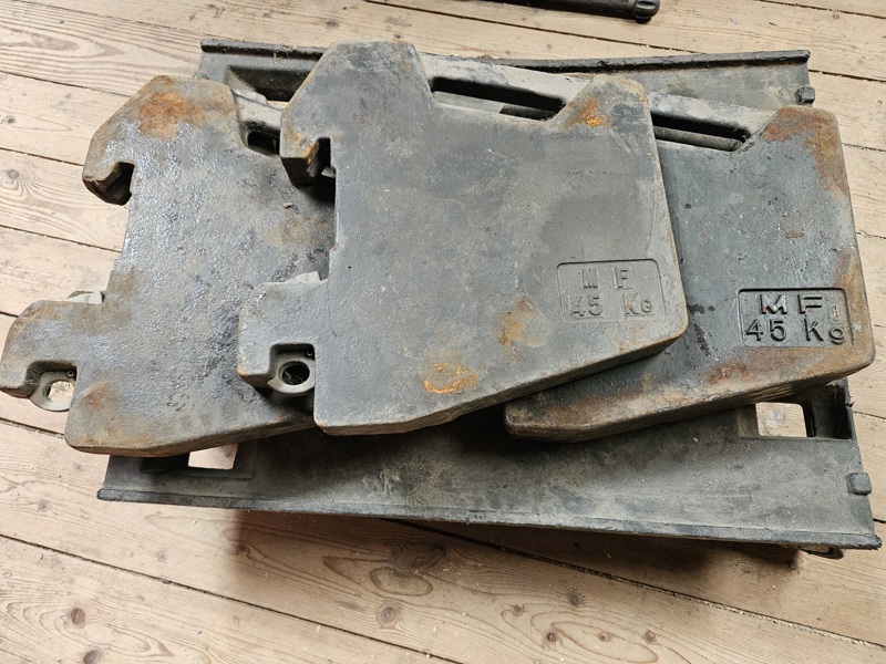Contrepoids Avant 23 Kg Pour Tracteur Massey Ferguson - Neuf, Dimensions 310x360x45 Mm