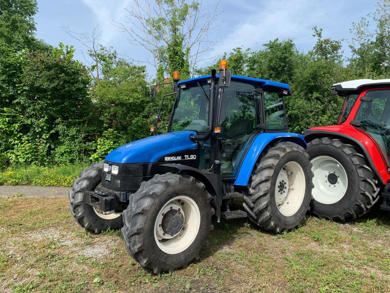 Traktor New Holland TL90