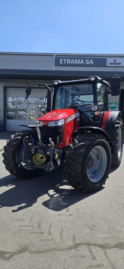 Massey Ferguson 5711M Dyna a