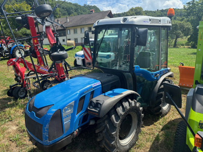 tracteur x 4 étroit, poste réversible