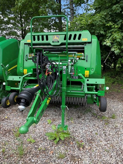 Rundballenpresse John Deere F441R