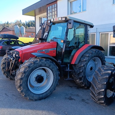 Massey Ferguson 4355 mit FH/FZ