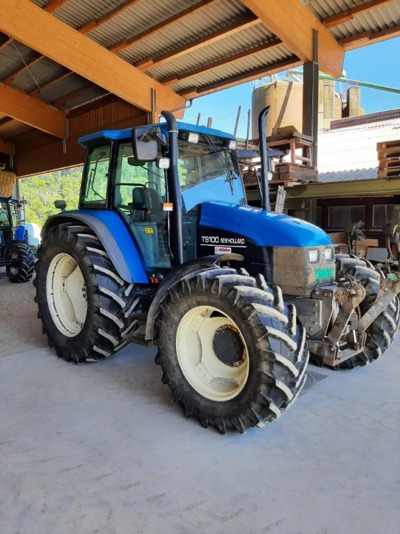 Traktor New Holland TS 110