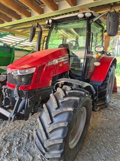 Massey Ferguson 5713 S