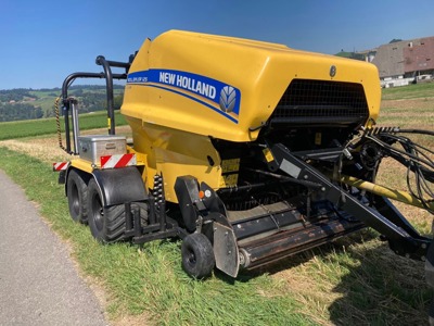 New Holland Roll Baler 125