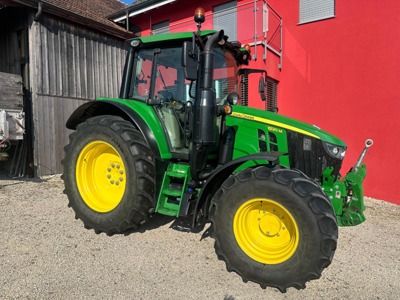 John Deere 6120M