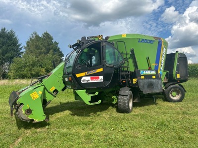 Faresin Leader 1400 Futtermischwagen selbstfahrend mit Fräsarm