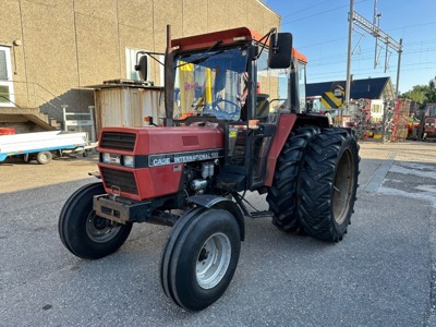 Traktor Case International 633