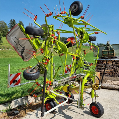 Faneuse à 8 toupies CLAAS Volto 80  - modèle 2023