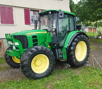 John Deere 6330