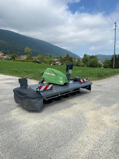 Faucheuse à disques frontale Fendt