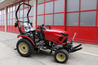 Kompakttraktor Yanmar SA424V-R, ROPS