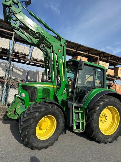 John Deere 6420 S mit Frontlader