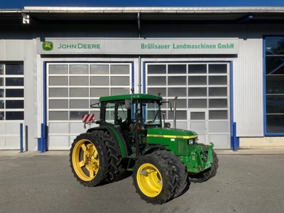 Traktor John Deere 5400