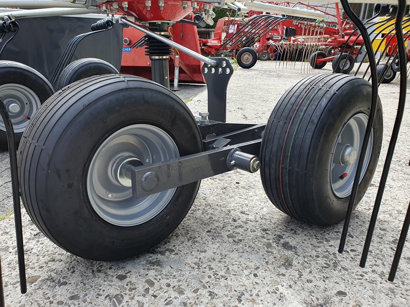 Massey Ferguson RK 361DN Kreiselschwader Baugleich Fella Juras 351DN