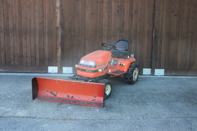 Kubota G 1700 HST mit Schneepflug