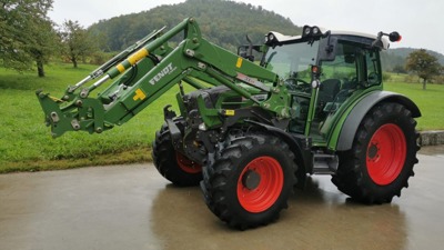 Traktor Fendt 211 Vario