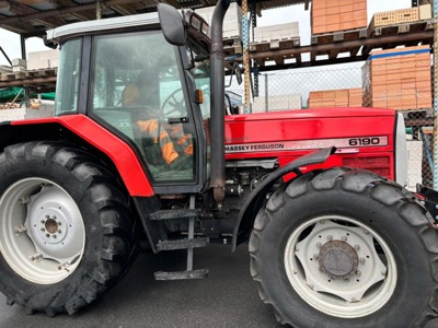 Massey Ferguson 6190 mit Luftdruckbremse