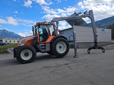 Forsttraktor PM TRAC 6195 CVT mit Forstkran