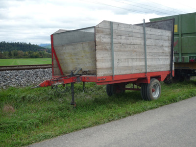 Maisanhänger mit Hydraulischem Kratzboden