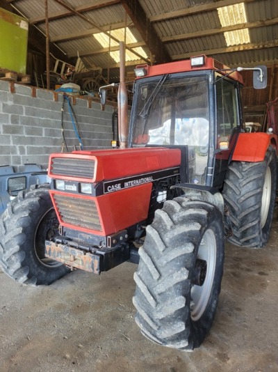 IH 956 XL - tracteur