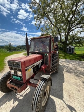 Traktor IH 633