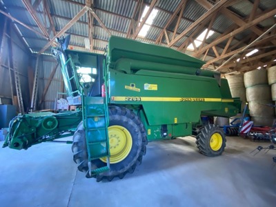 John Deere 2264 HM Mähdrescher