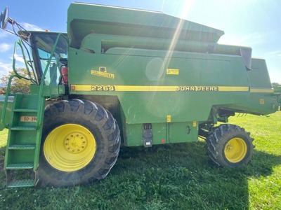 John Deere 2264 HM Mähdrescher