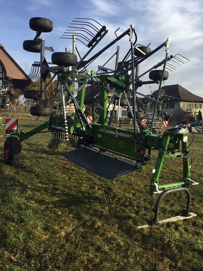 Mittelschwader Fendt Former 671