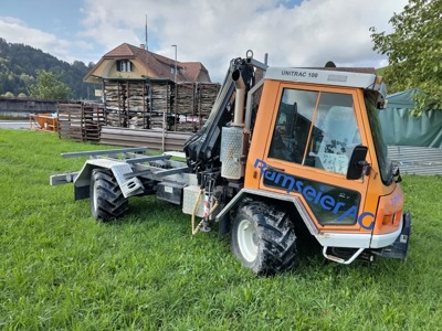 Transporter Lindner Unitrac 100 mit Kran HIAB 031-2 Kranfahrzeug