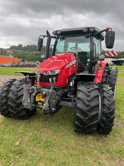 Massey Ferguson 5713 S Dyna 6