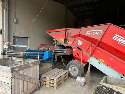 Grimme Schüttbunker mit Walzen