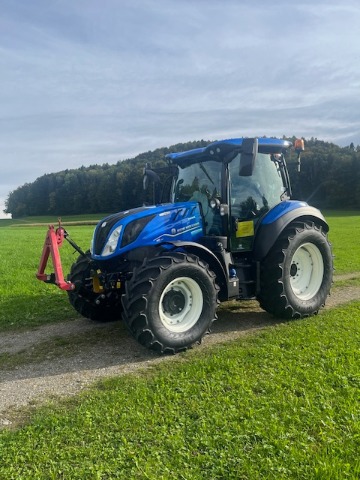 Traktor NEW HOLLAND T5.130 AC