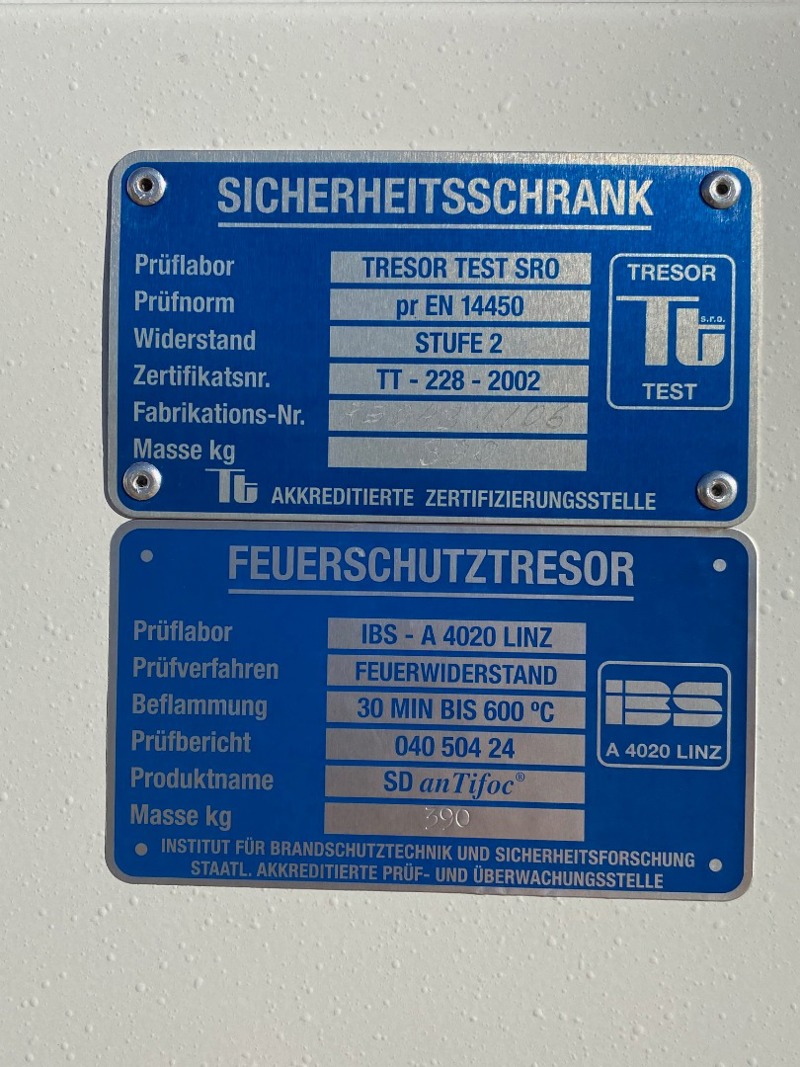 56848ed8-c34c-46ba-a7cf-ee0ce4a6499e-züblin_sicherheitsschrank_35.JPG