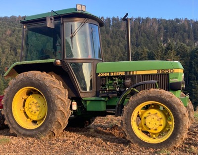 John Deere 2250