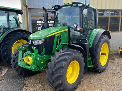 John Deere 6120M