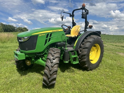 John Deere 5075E ohne Kabine, mit Allrad