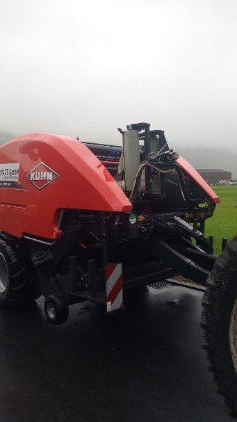 Rundballenpresse Kuhn I-Bio