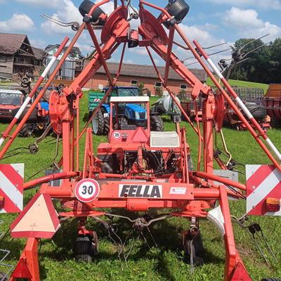 Kreiselheuer Fella TH800D hydro mit Fahrwerk