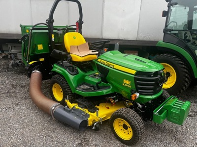 John Deere X 948 mit Hochentleerung