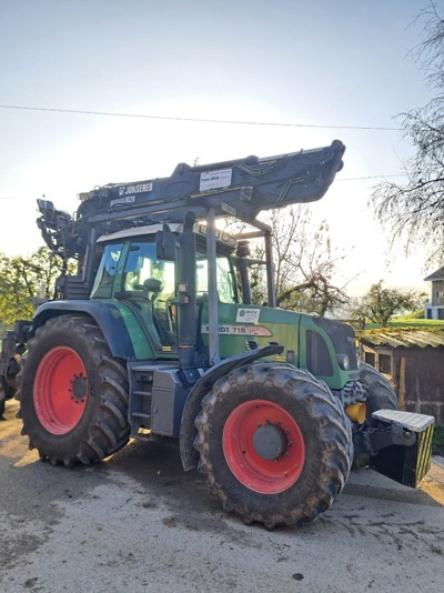 Fendt 718 mit Jonseredkran 1020