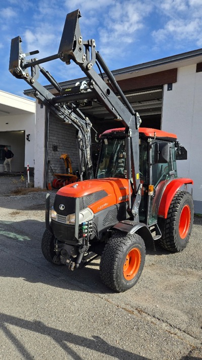 Kommunaltraktor KUBOTA L5740 mit Frontlader