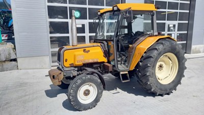 Traktor Renault 70-12 LB