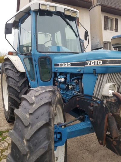 Tracteur Ford 7610