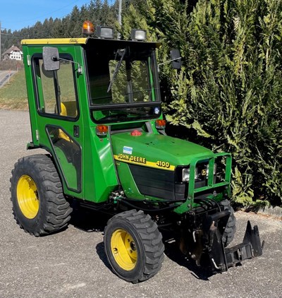 Kommunal Traktor John Deere 4100 Allrad