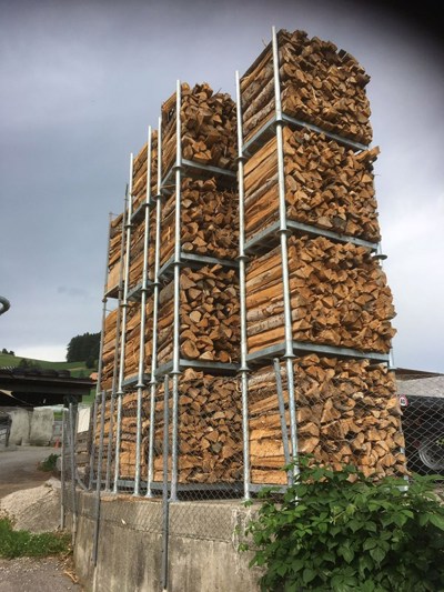 Lagergestell modular für Brennholz und anderes/Palette avec ranchets modulaire pour bois de feu ou a